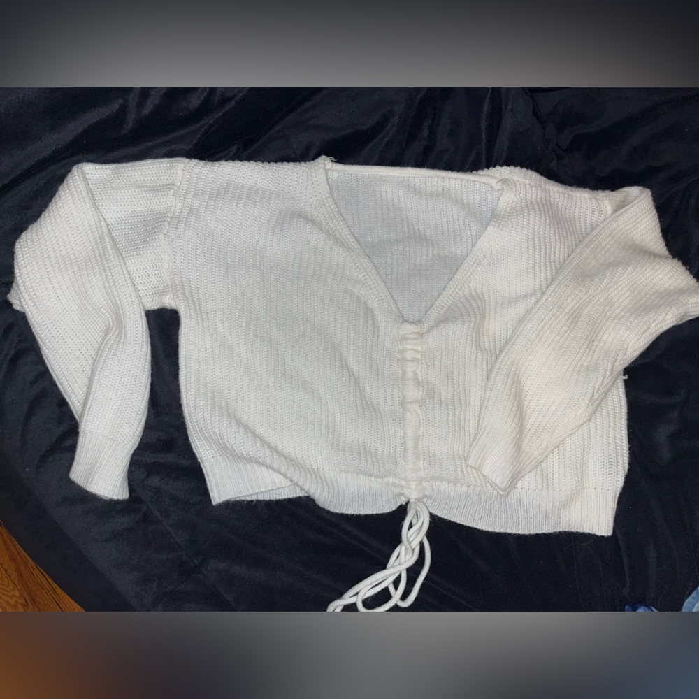 White cropped sweater size sm